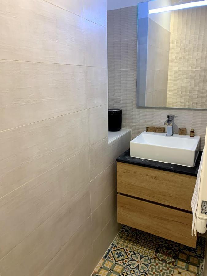 Апартаменты Luxe Et Calme En Hyper Centre - La Cour Des Bois Лион Экстерьер фото